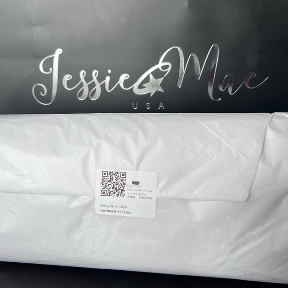 Handcrafted Genuine Crocodile leather purse shoulder bag / handbag - Picture 14 of 15